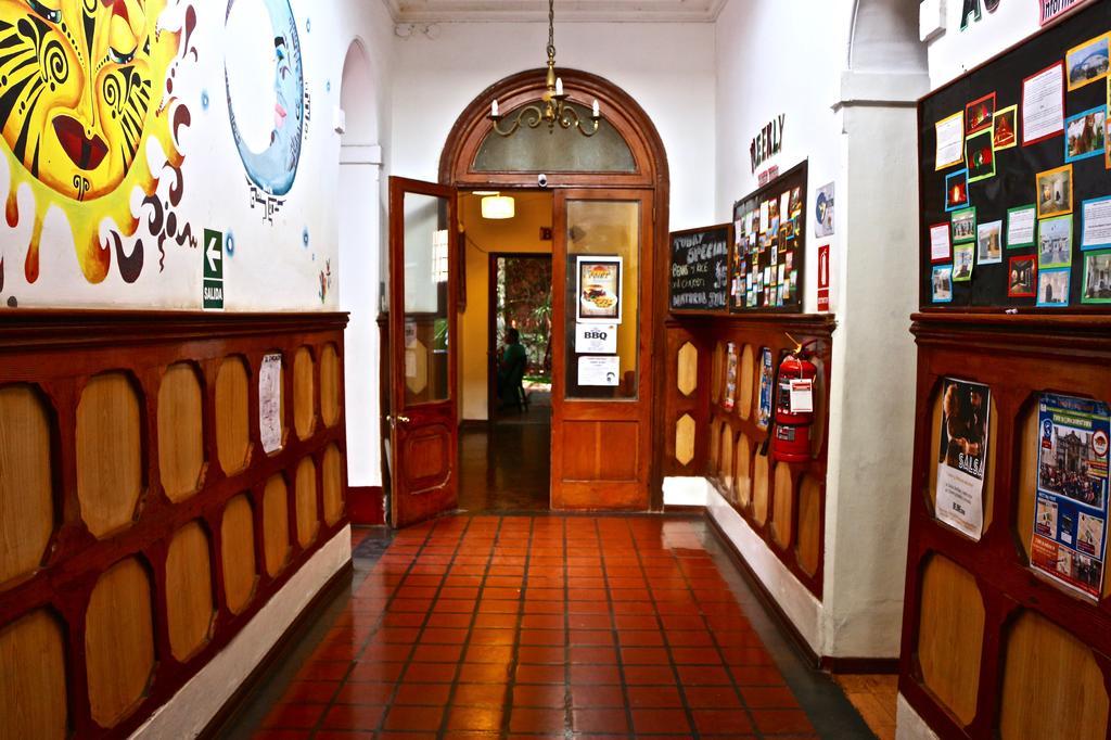 The Point Hostels Lima Luaran gambar