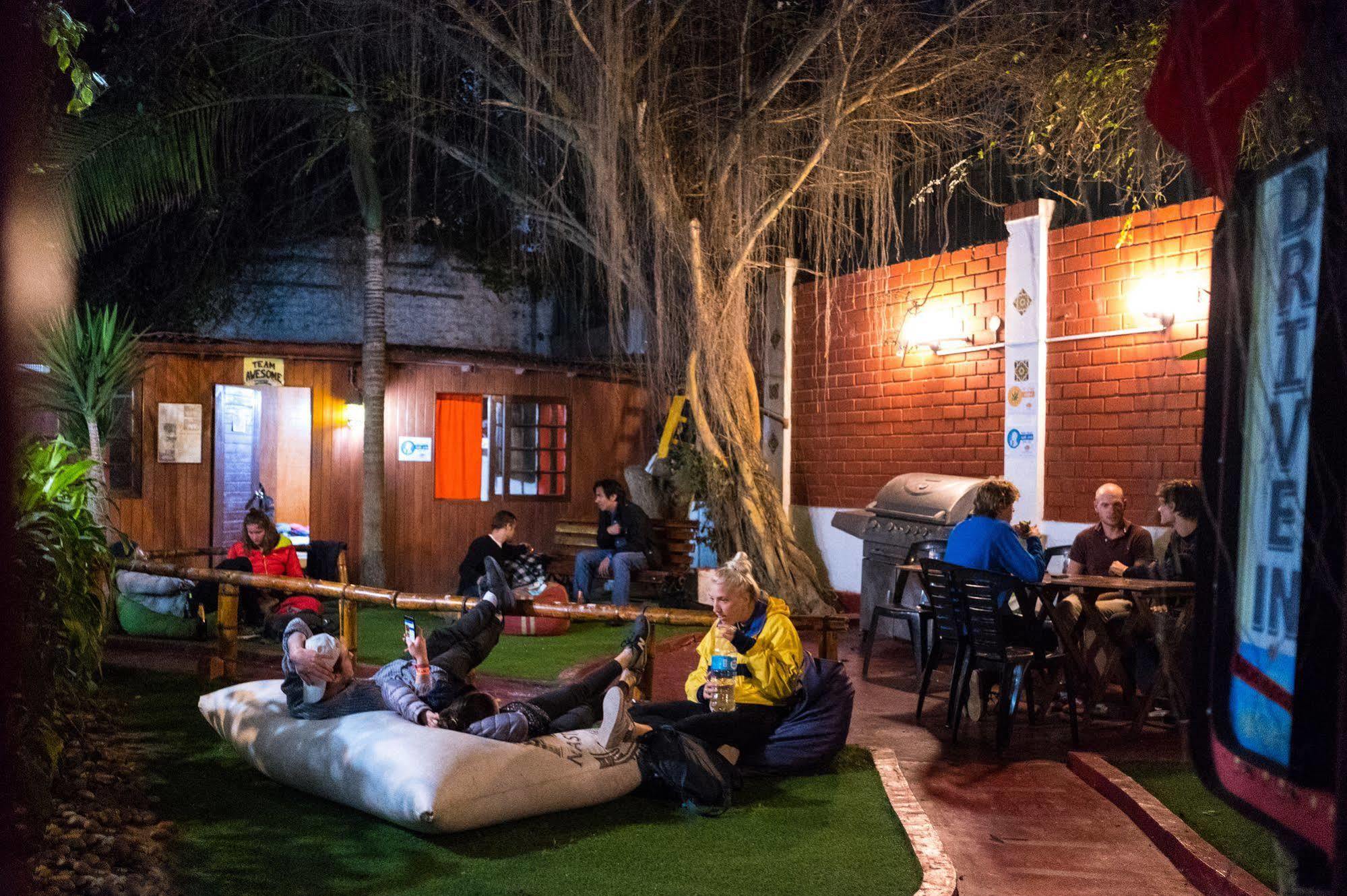 The Point Hostels Lima Luaran gambar