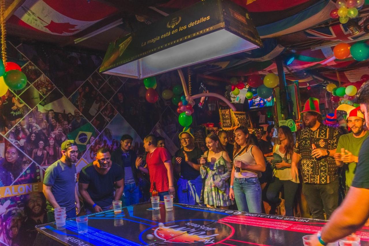 The Point Hostels Lima Luaran gambar