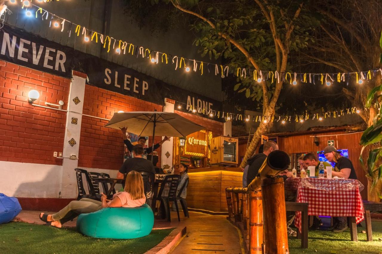The Point Hostels Lima Luaran gambar